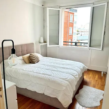 Charming Parisian Retreat With Eiffel Tower Views Διαμέρισμα *