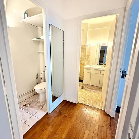 Διαμέρισμα Charming Parisian Retreat With Eiffel Tower Views *