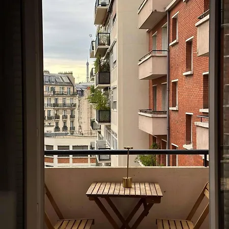 Διαμέρισμα Charming Parisian Retreat With Eiffel Tower Views Παρίσι